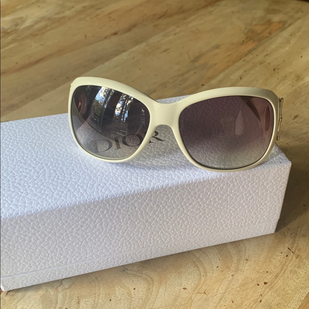 DIOR Cream Sunglasses with Gold Accent - Picture 1 of 13